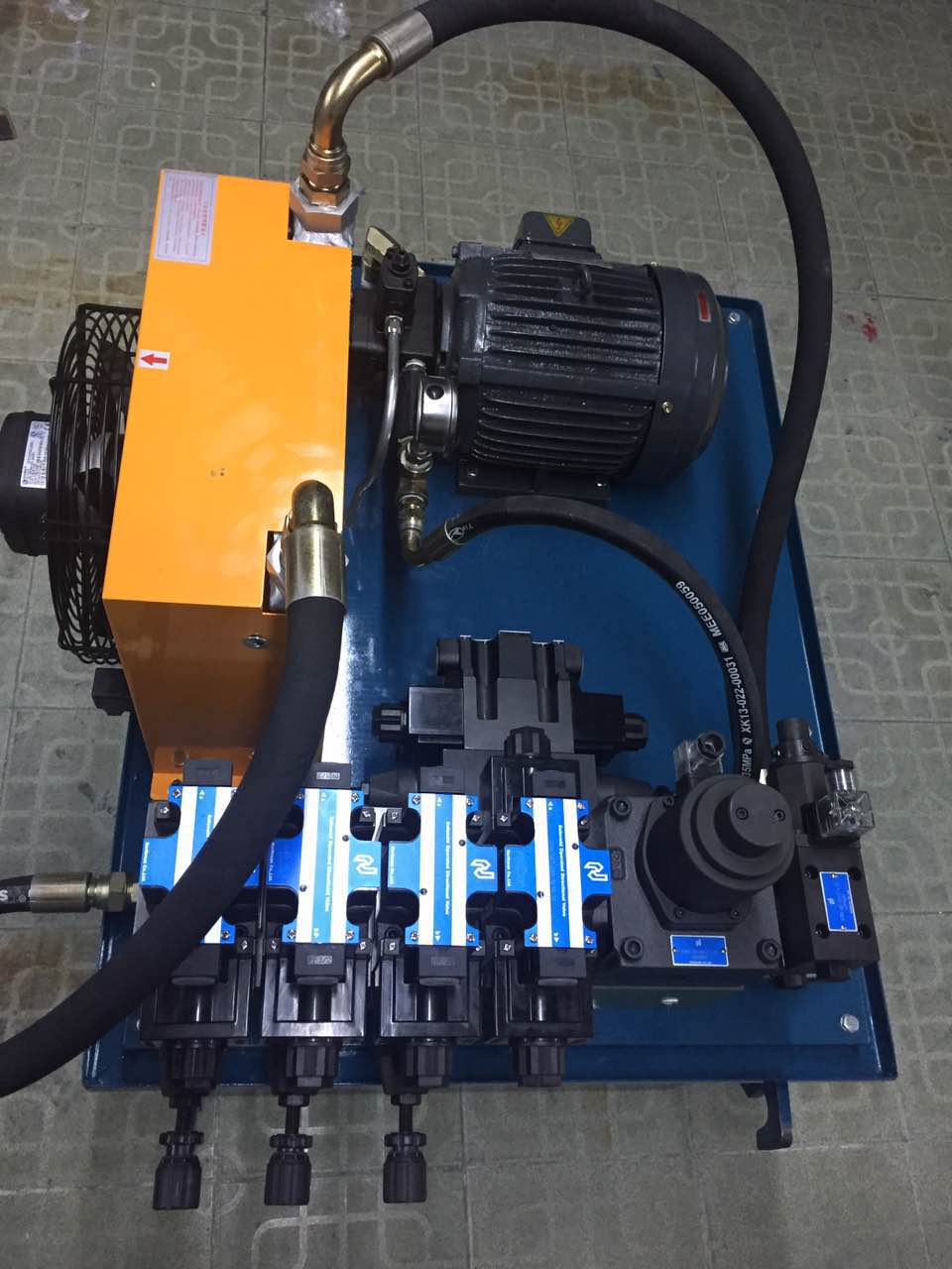 1642224853675788.jpeg q q.jpeg